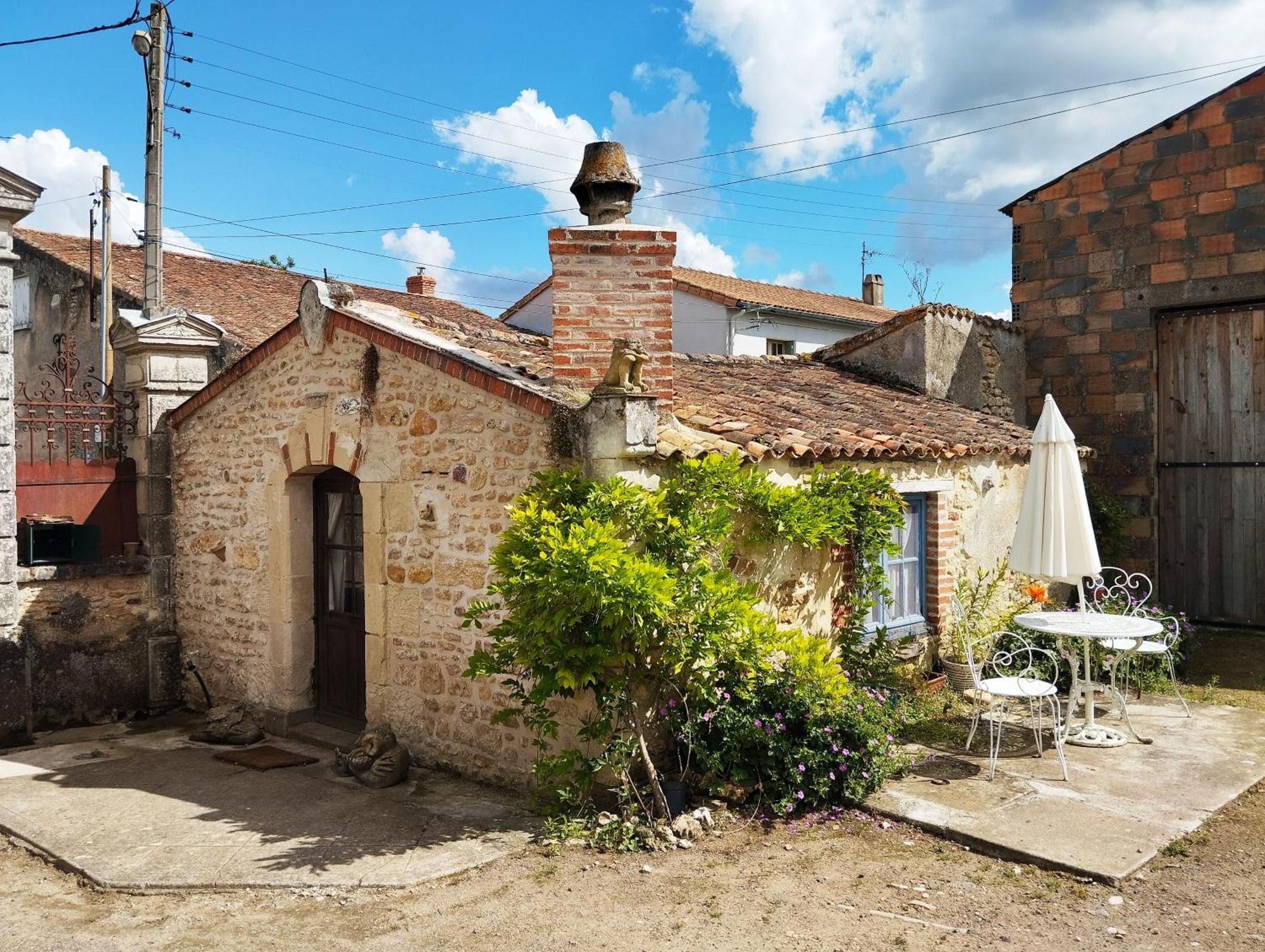 Gatekeepers Cottage Tiny House, Taize, Deux-Sevres, Velo Francette Eksteriør billede